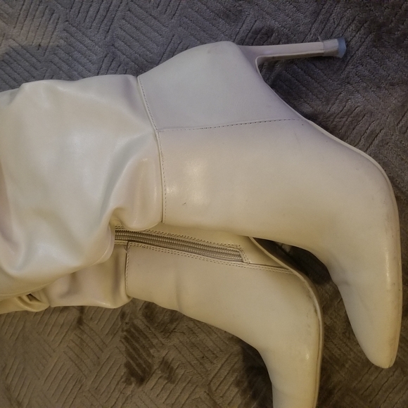 Elegant White Women's Boots - Picture 1 of 2